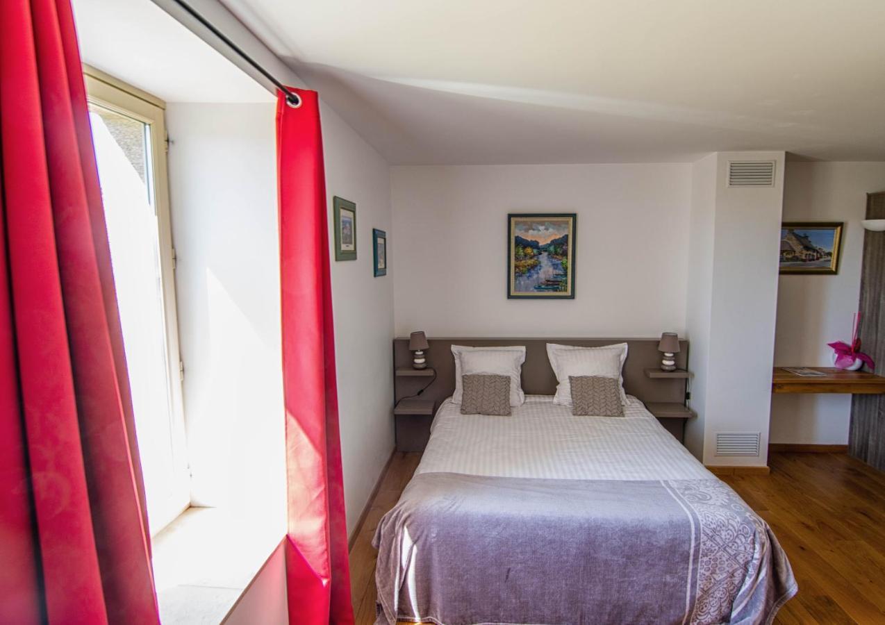 Bed and Breakfast Domaine De Kerbillec Theix Exterior foto
