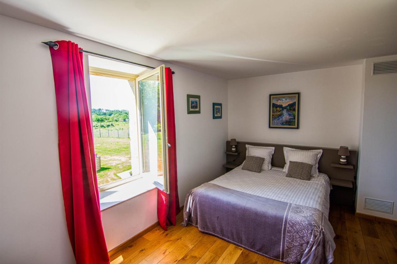 Bed and Breakfast Domaine De Kerbillec Theix Exterior foto