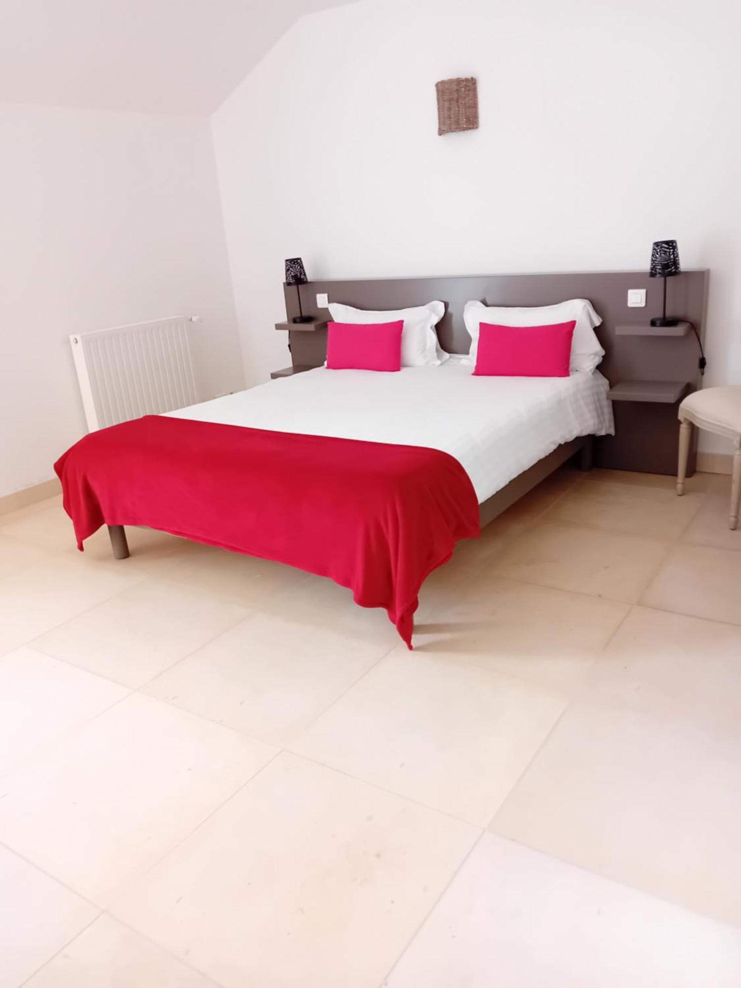 Bed and Breakfast Domaine De Kerbillec Theix Exterior foto